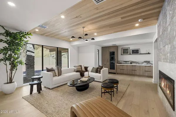 3500 E LINCOLN Drive #26, Phoenix, AZ 85018