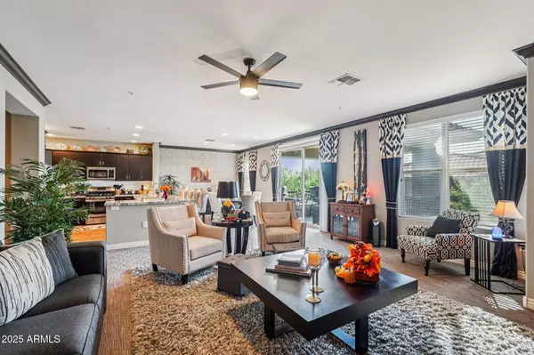 2425 W BRONCO BUTTE Trail #2046, Phoenix, AZ 85085