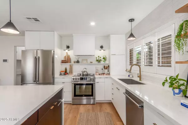 2432 W EVANS Drive, Phoenix, AZ 85023