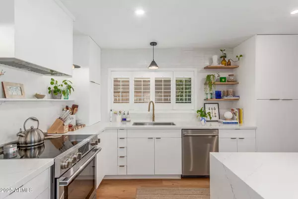 2432 W EVANS Drive, Phoenix, AZ 85023