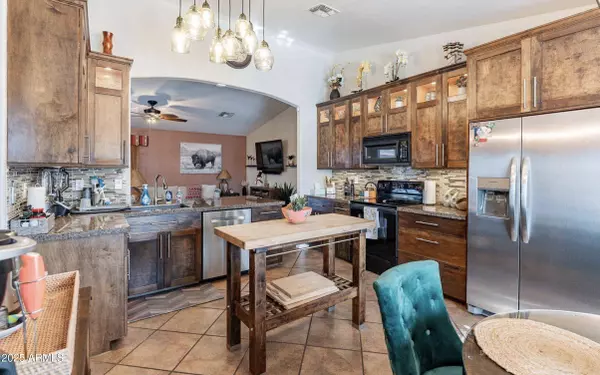 16680 W SAGUARO Lane, Surprise, AZ 85388