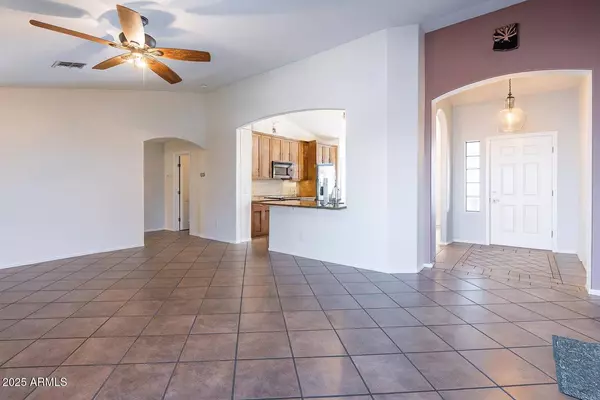 16680 W SAGUARO Lane, Surprise, AZ 85388