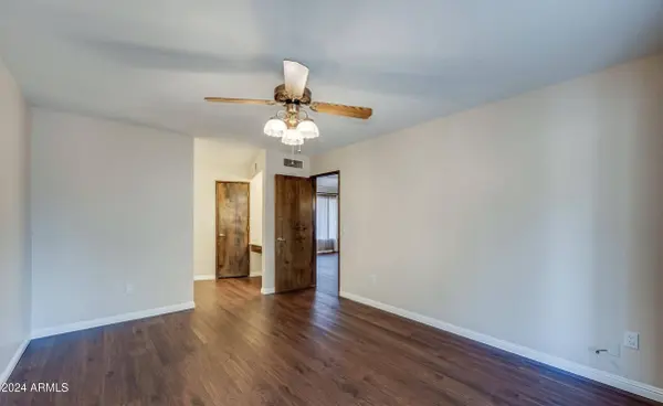 2014 E MAGDALENA Drive, Tempe, AZ 85283