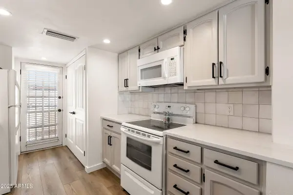 6150 N SCOTTSDALE Road #9, Paradise Valley, AZ 85253