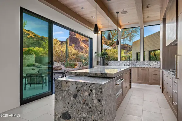 6135 N 51st Place, Paradise Valley, AZ 85253