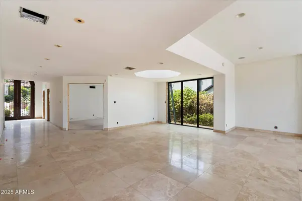 5964 N ECHO CANYON Drive, Phoenix, AZ 85018