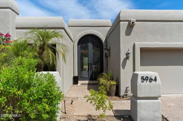 5964 N ECHO CANYON Drive, Phoenix, AZ 85018
