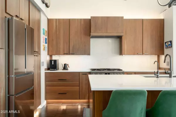 1925 E LAMAR Road, Phoenix, AZ 85016