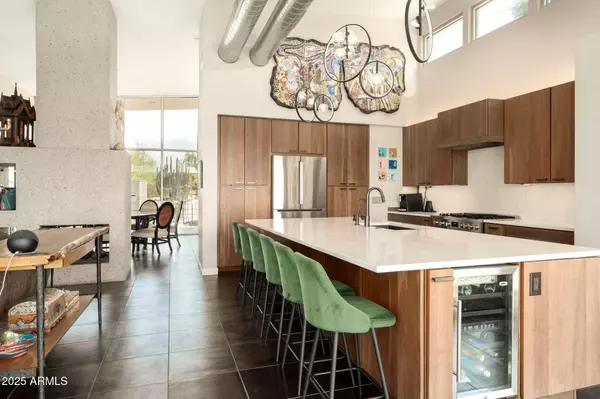 1925 E LAMAR Road, Phoenix, AZ 85016