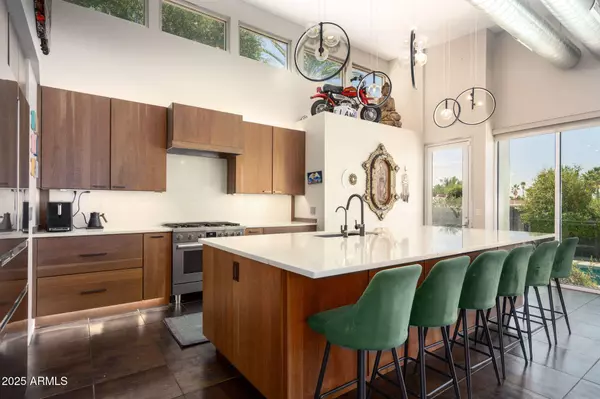 1925 E LAMAR Road, Phoenix, AZ 85016