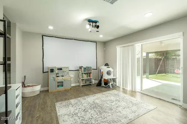 8115 E CYPRESS Street, Scottsdale, AZ 85257