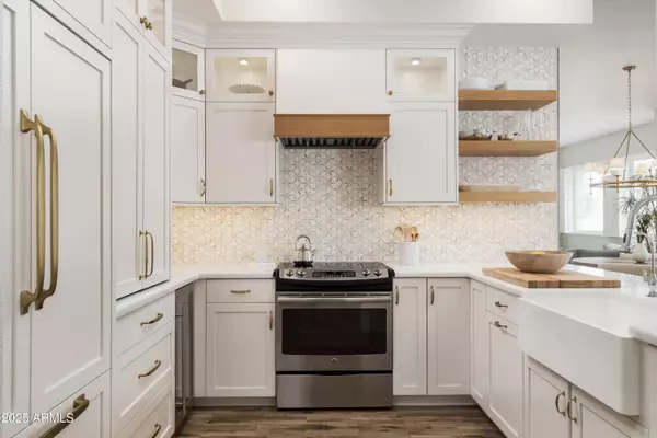 8270 N HAYDEN Road #2011, Scottsdale, AZ 85258