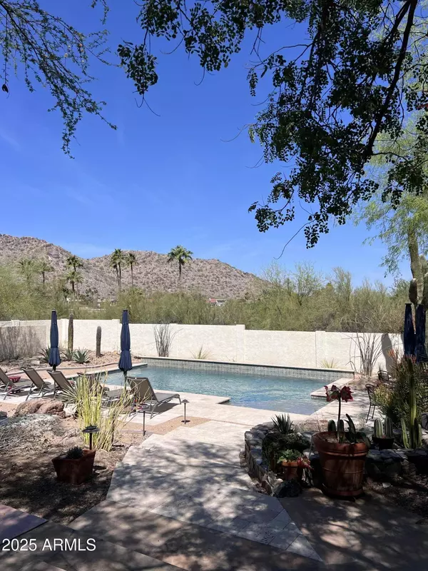 4646 E SHADOW ROCK Road, Phoenix, AZ 85028