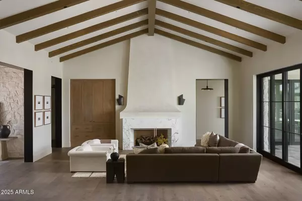 5524 N HOMESTEAD Lane, Paradise Valley, AZ 85253