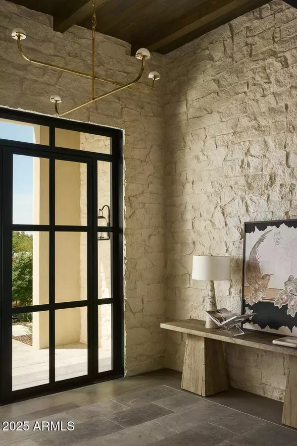 5524 N HOMESTEAD Lane, Paradise Valley, AZ 85253