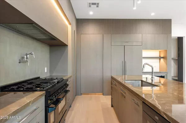 4537 E MONTECITO Avenue, Phoenix, AZ 85018