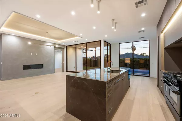 4537 E MONTECITO Avenue, Phoenix, AZ 85018