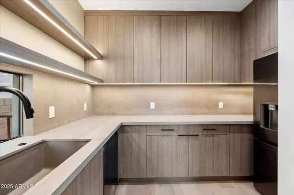 4537 E MONTECITO Avenue, Phoenix, AZ 85018