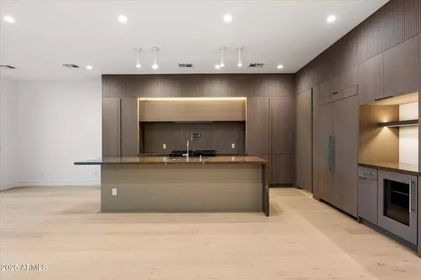 4537 E MONTECITO Avenue, Phoenix, AZ 85018