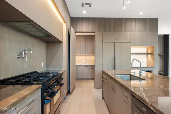 4537 E MONTECITO Avenue, Phoenix, AZ 85018