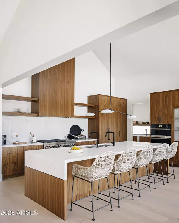 3046 N 45TH Street, Phoenix, AZ 85018