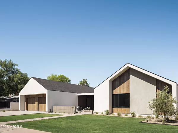 3046 N 45TH Street, Phoenix, AZ 85018