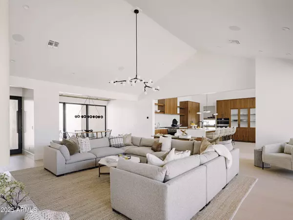 3046 N 45TH Street, Phoenix, AZ 85018