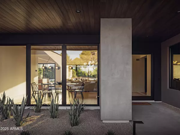 3046 N 45TH Street, Phoenix, AZ 85018