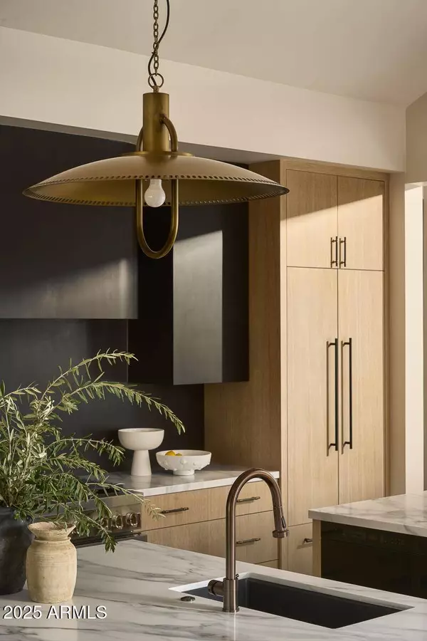 4215 N 34TH Street, Phoenix, AZ 85018