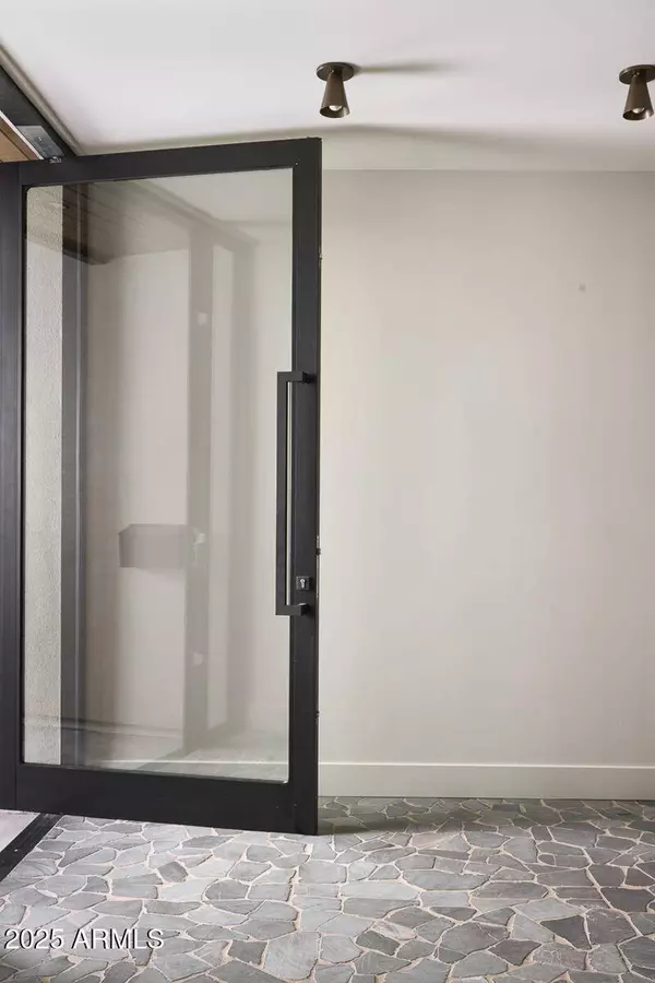 4215 N 34TH Street, Phoenix, AZ 85018