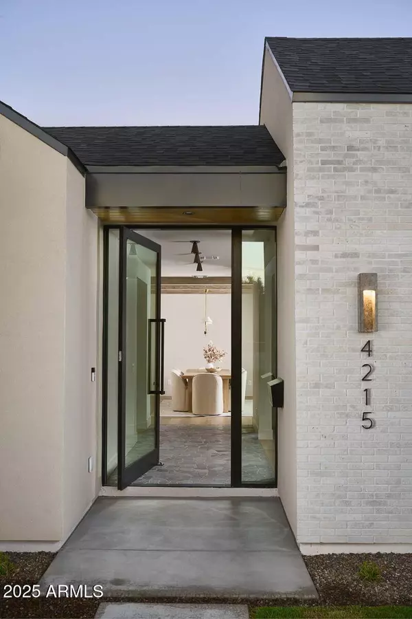 4215 N 34TH Street, Phoenix, AZ 85018