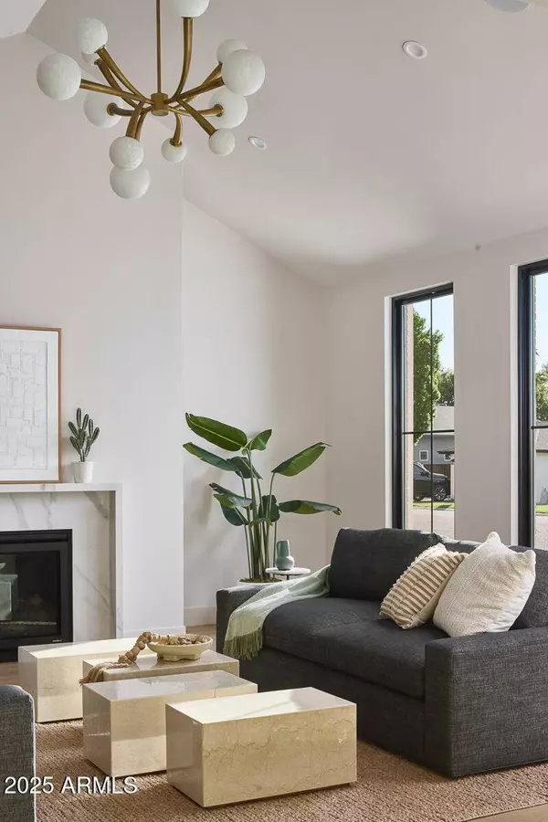 4215 N 34TH Street, Phoenix, AZ 85018