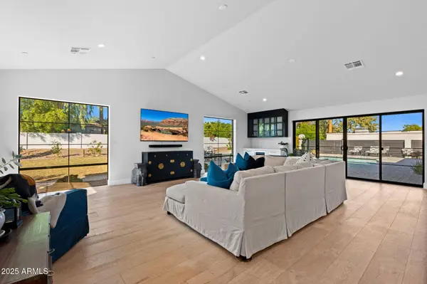 3842 E SAN MIGUEL Avenue, Paradise Valley, AZ 85253