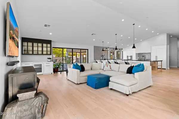 3842 E SAN MIGUEL Avenue, Paradise Valley, AZ 85253