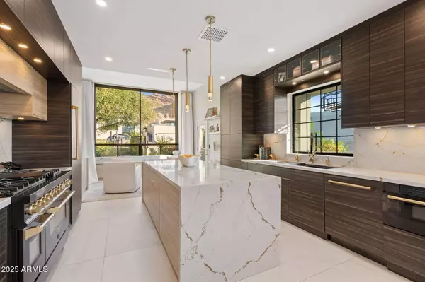 5905 N ECHO CANYON Lane, Phoenix, AZ 85018