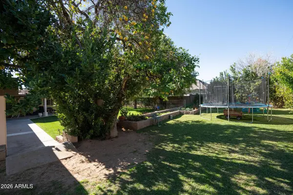 5944 E CALLE DEL NORTE --, Phoenix, AZ 85018