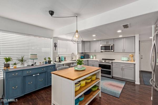 3222 E CORTEZ Street, Phoenix, AZ 85028