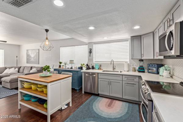 3222 E CORTEZ Street, Phoenix, AZ 85028