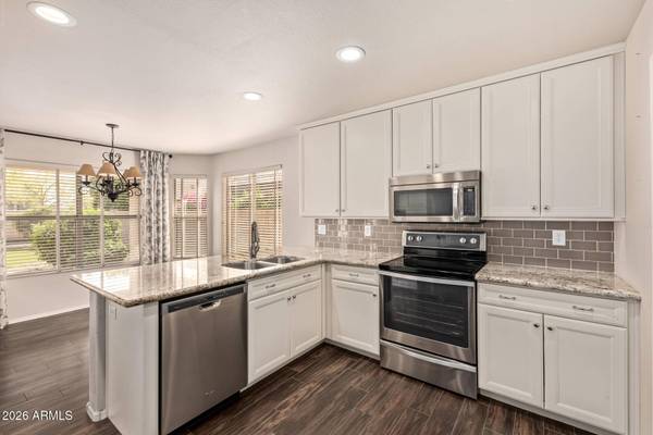 4631 E LONE CACTUS Drive, Phoenix, AZ 85050