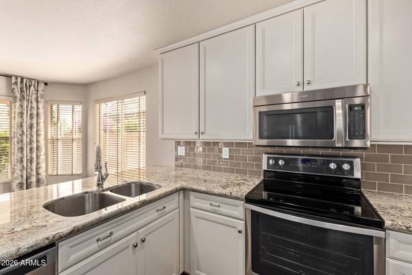 4631 E LONE CACTUS Drive, Phoenix, AZ 85050