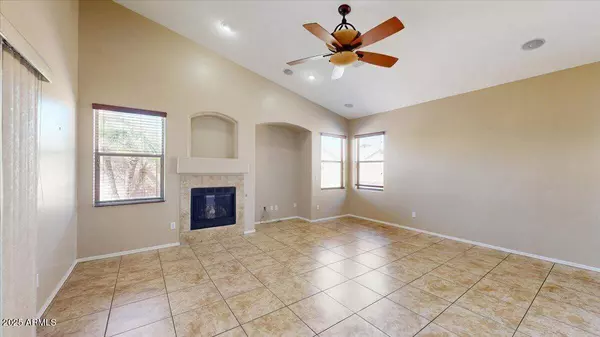 18016 W PORT ROYALE Lane, Surprise, AZ 85388