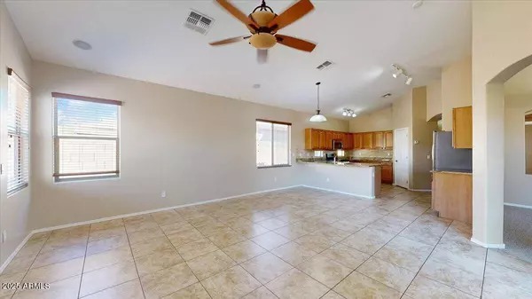 18016 W PORT ROYALE Lane, Surprise, AZ 85388