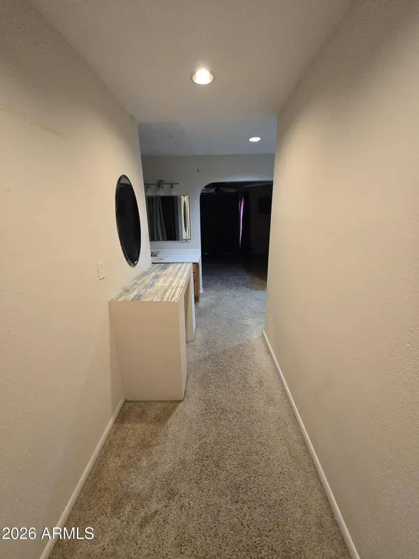 1814 N EDGEWATER Circle, Mesa, AZ 85207