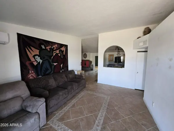 1814 N EDGEWATER Circle, Mesa, AZ 85207