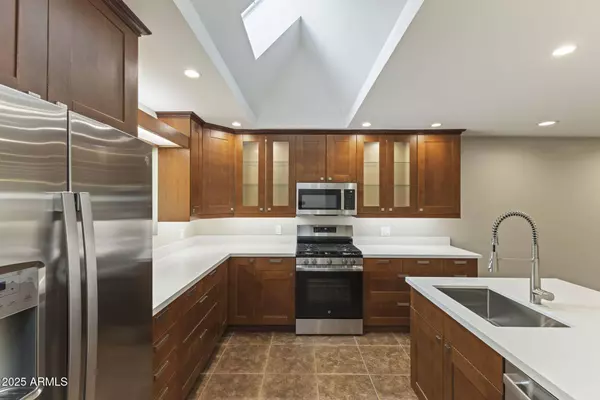 5524 N 10TH Street, Phoenix, AZ 85014