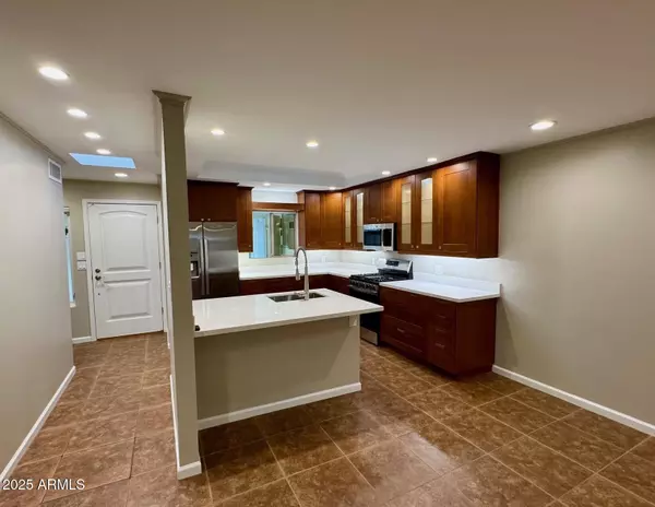 5524 N 10TH Street, Phoenix, AZ 85014