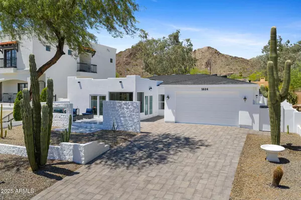 1624 E EL CAMINO Drive, Phoenix, AZ 85020
