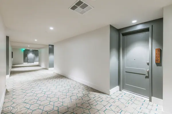 3131 N CENTRAL Avenue #3002, Phoenix, AZ 85012