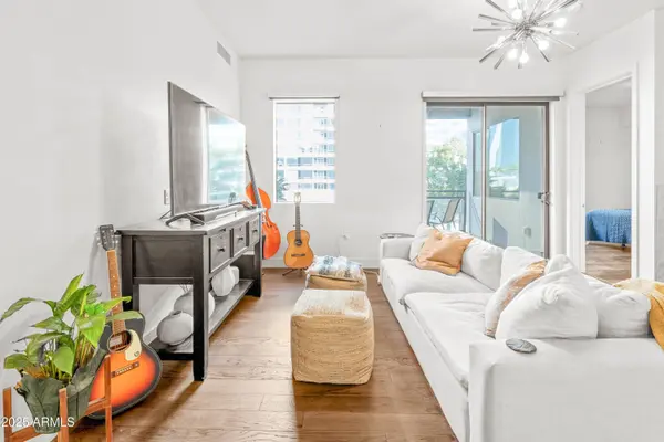 3131 N CENTRAL Avenue #3006, Phoenix, AZ 85012