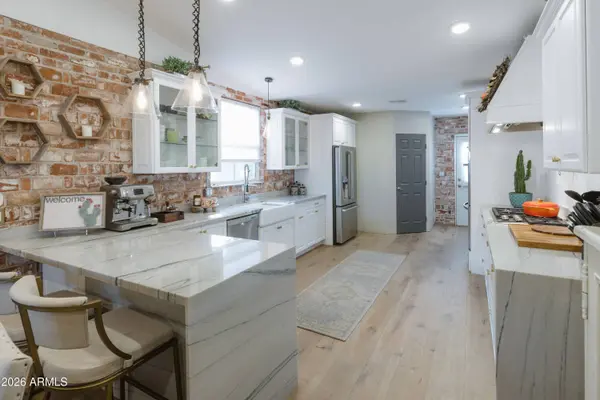 2111 W MULBERRY Drive, Phoenix, AZ 85015